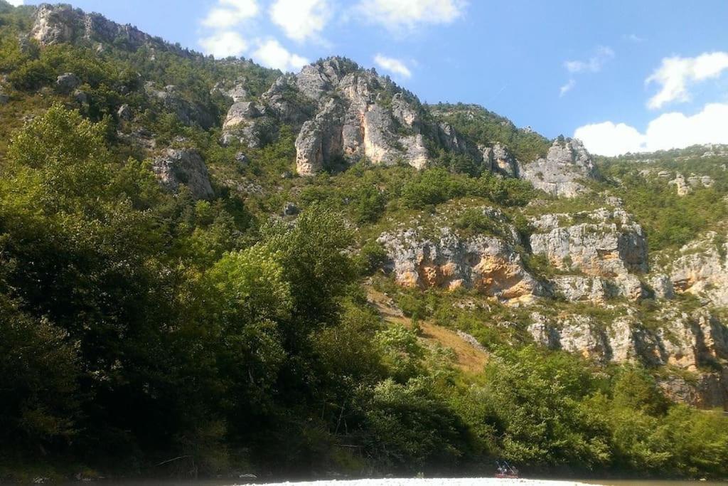Proche D'Uzes La Terrasse Du Soleil Levant Collias Екстериор снимка