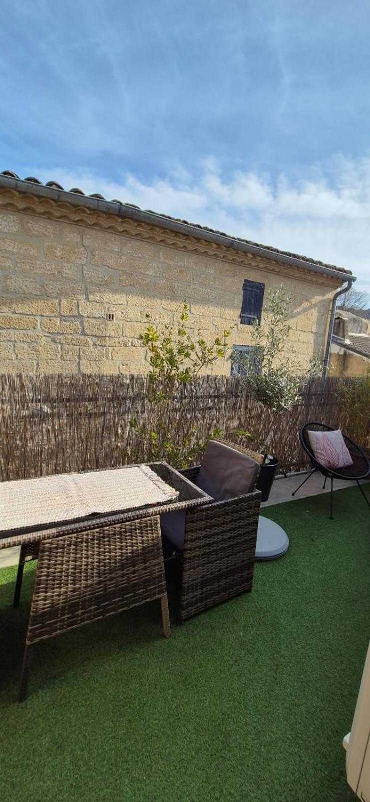 Proche D'Uzes La Terrasse Du Soleil Levant Collias Екстериор снимка